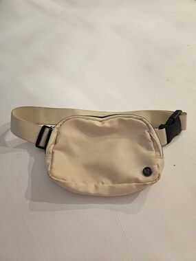 lululemon athletica Beige Belt Bag / Fanny Pack